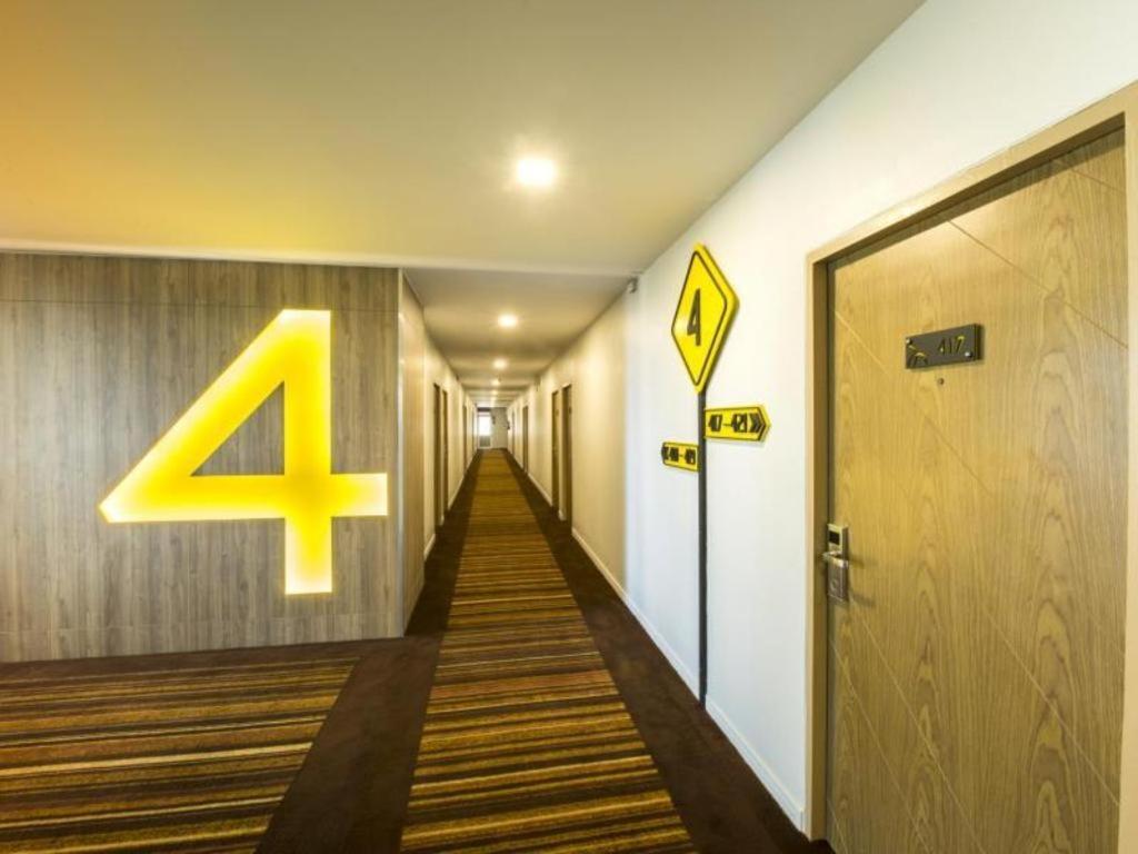 The Circle Hotel Buriram Esterno foto