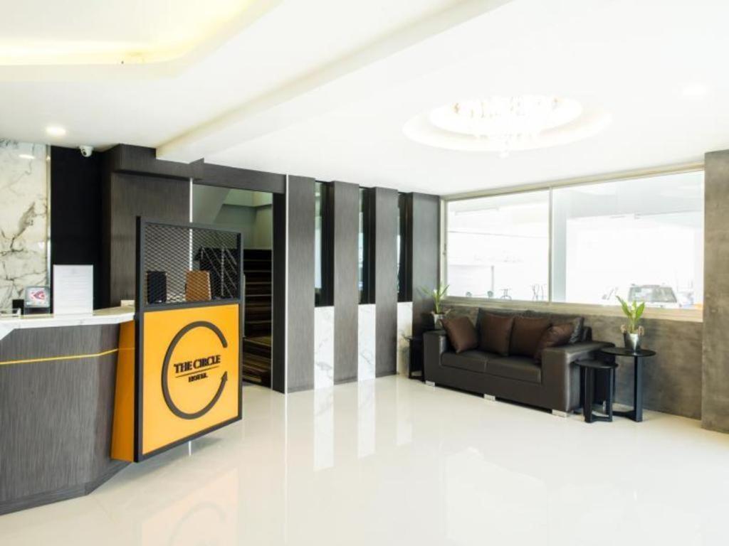 The Circle Hotel Buriram Esterno foto
