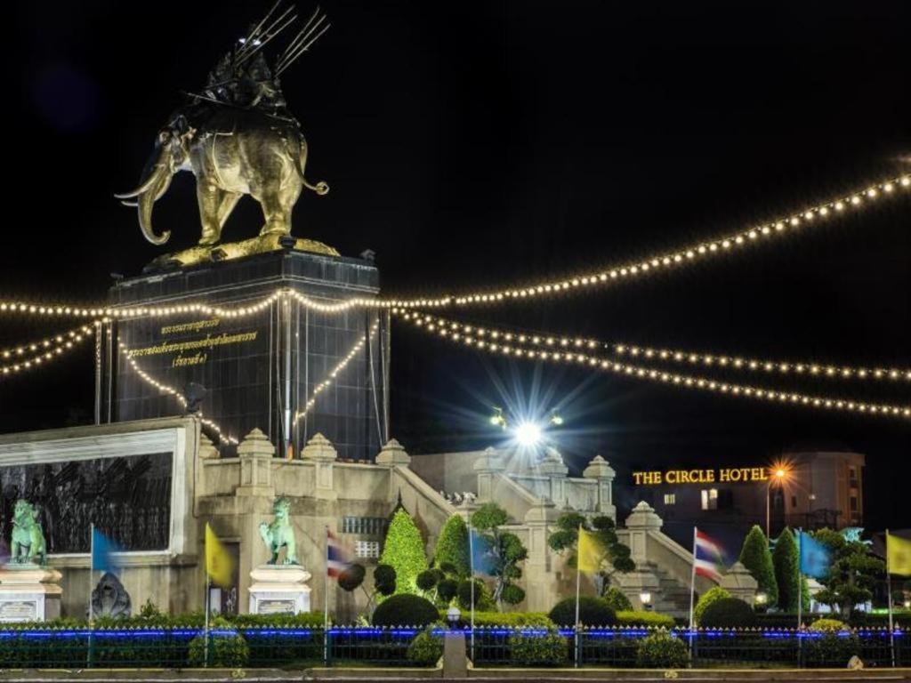 The Circle Hotel Buriram Esterno foto