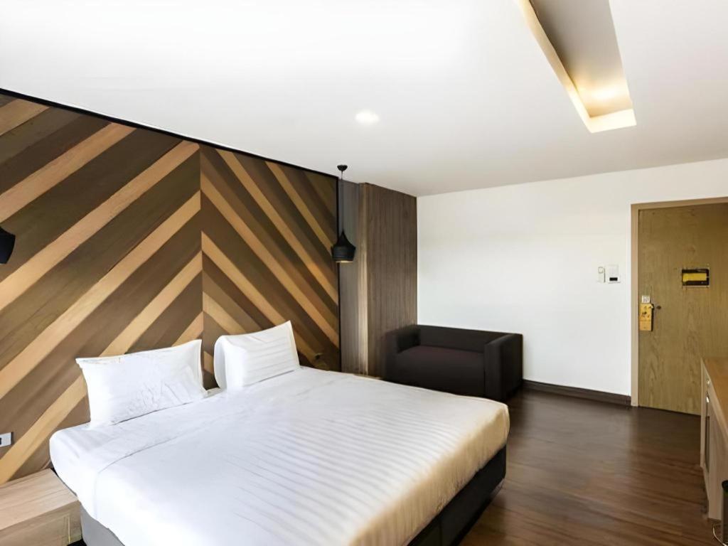 The Circle Hotel Buriram Esterno foto