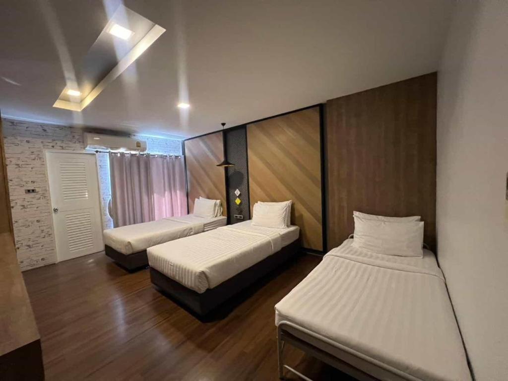 The Circle Hotel Buriram Esterno foto