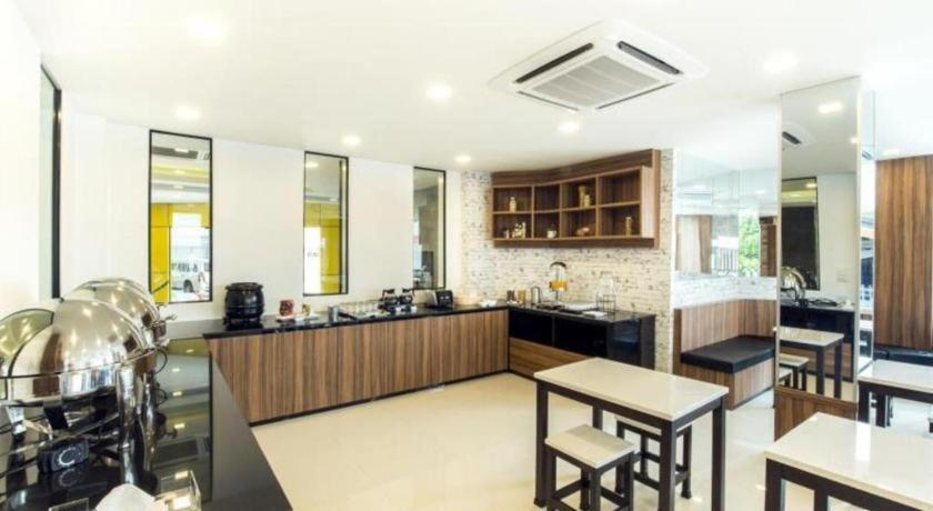 The Circle Hotel Buriram Esterno foto
