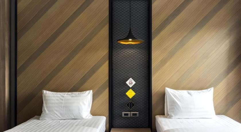 The Circle Hotel Buriram Esterno foto