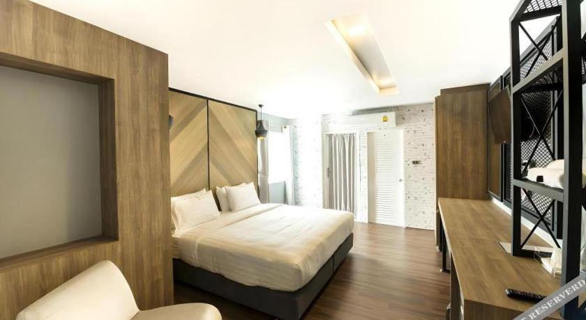 The Circle Hotel Buriram Esterno foto