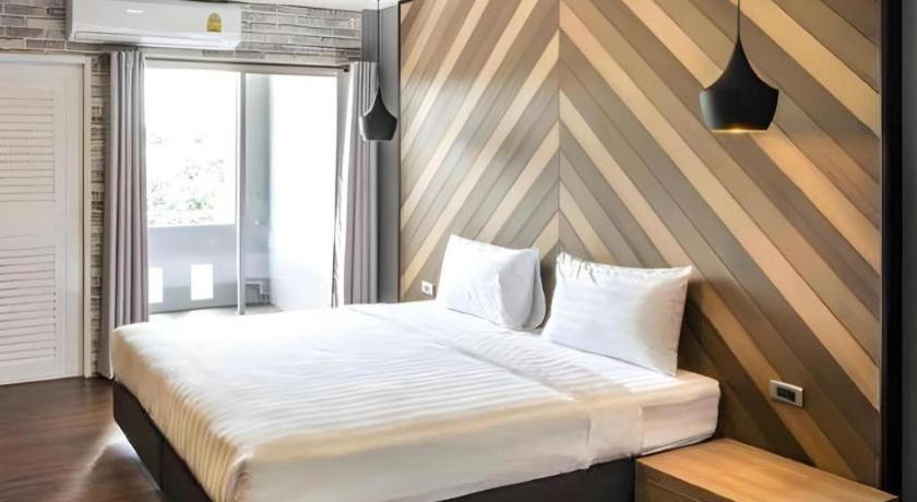 The Circle Hotel Buriram Esterno foto