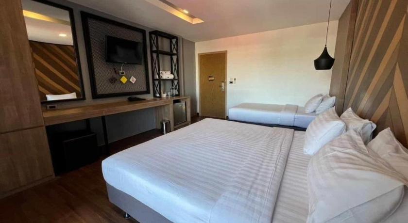The Circle Hotel Buriram Esterno foto