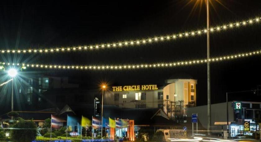 The Circle Hotel Buriram Esterno foto