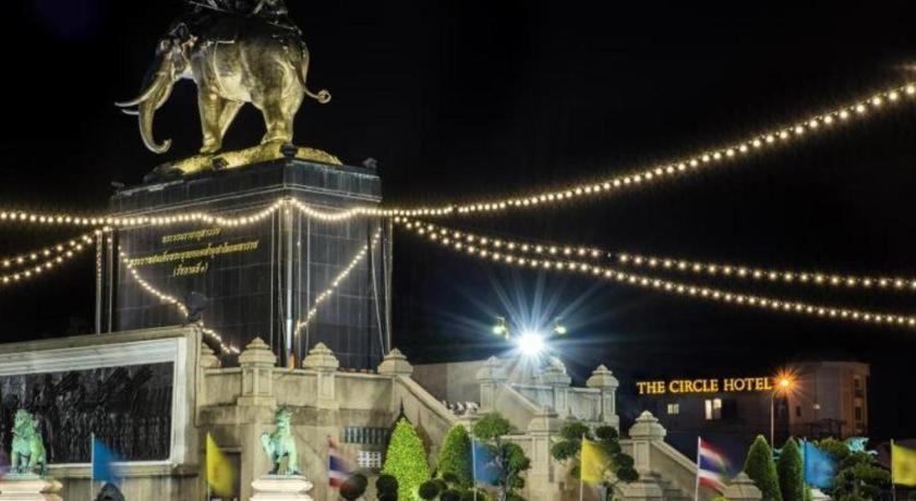The Circle Hotel Buriram Esterno foto